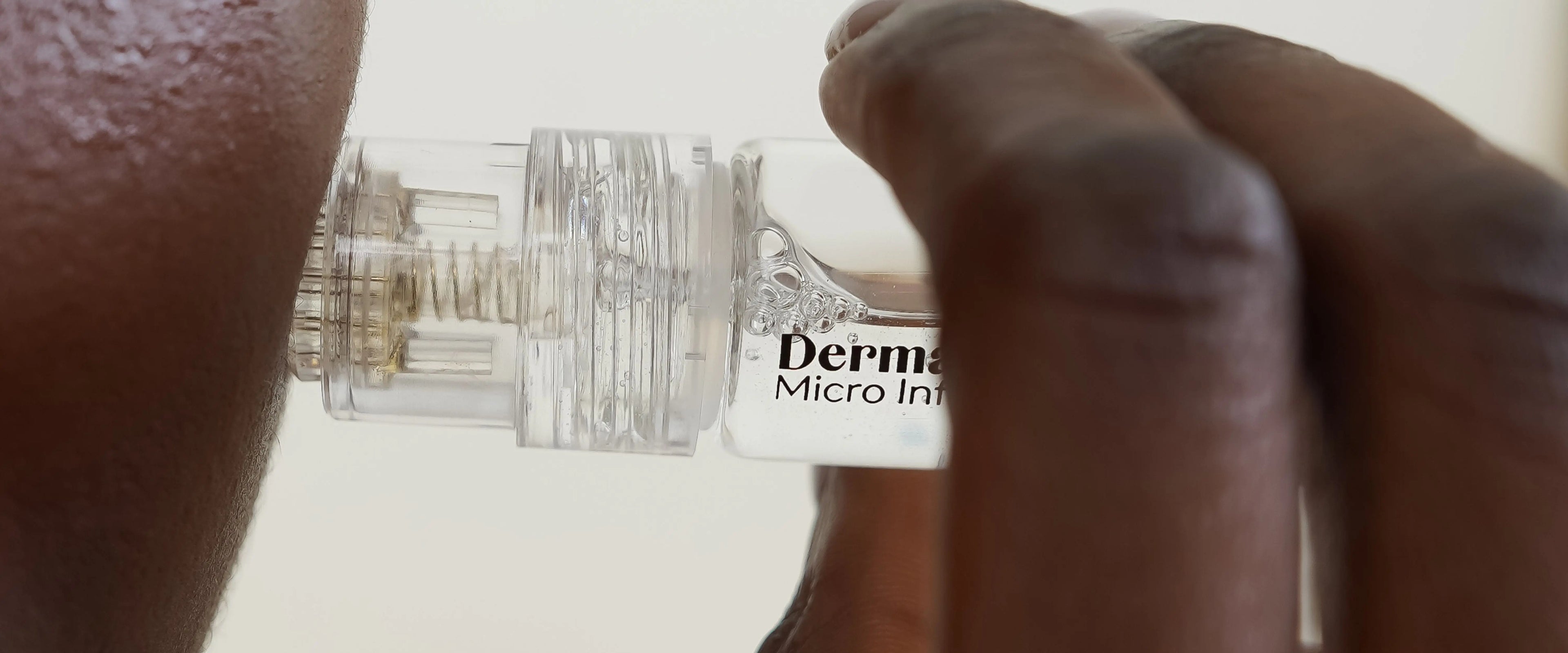 Micro-infusion uitgelegd: wat is het, wat doet het en hoe gebruik je het thuis?